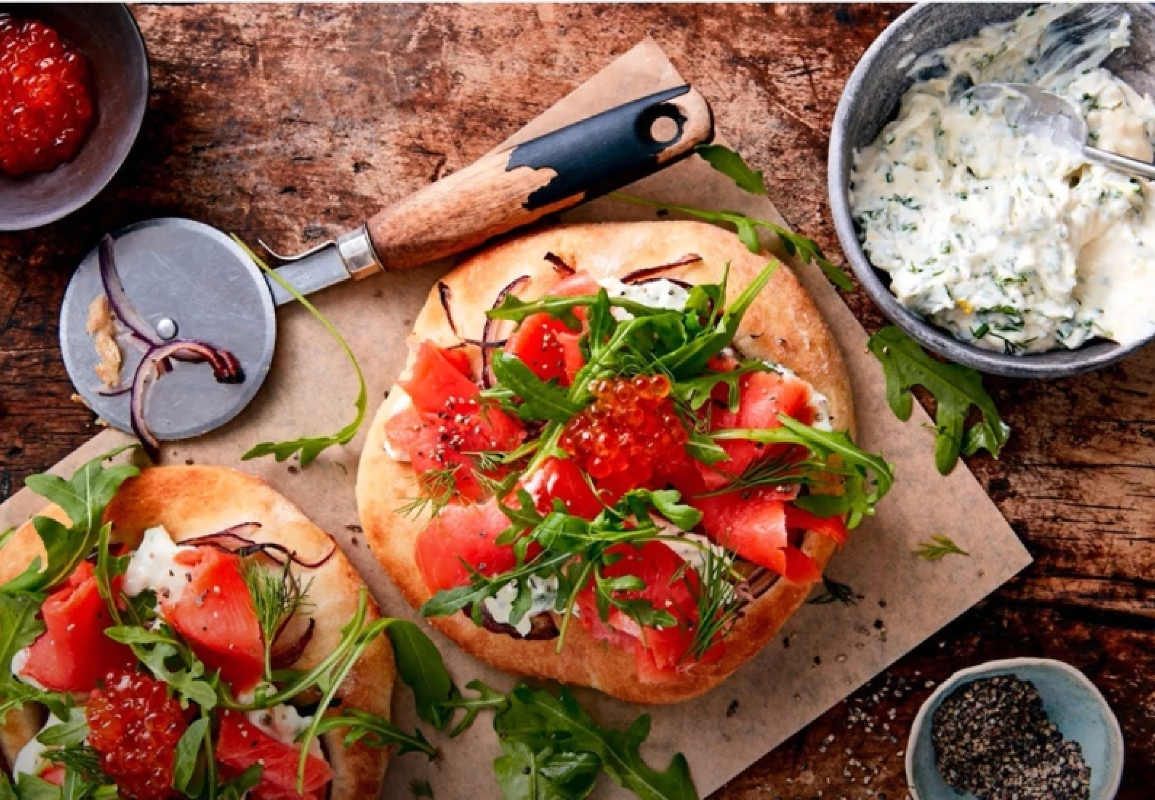 Pizetta Bianco with Alaska Smoked Salmon and Salmon Roe