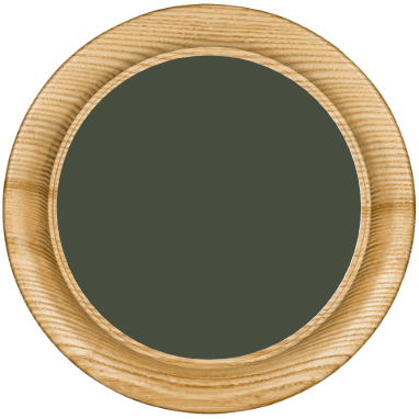 Round ricture frame with green background.